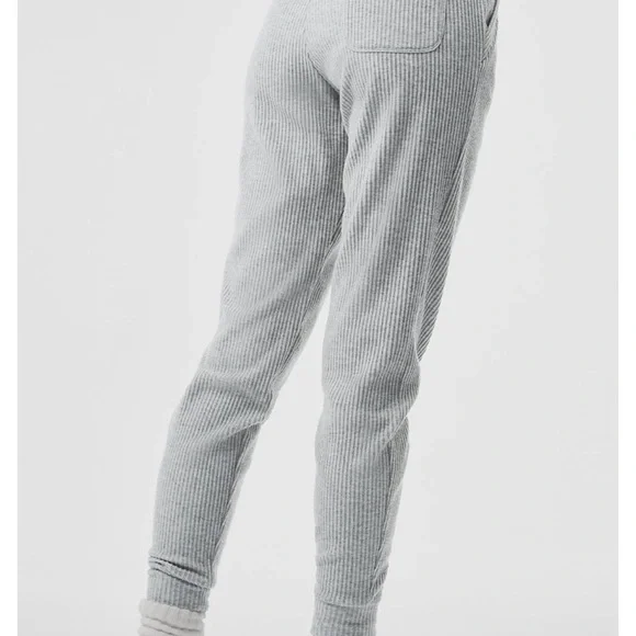 ALO Muse Sweatpant - Heather Gray - Picture 4 of 8
